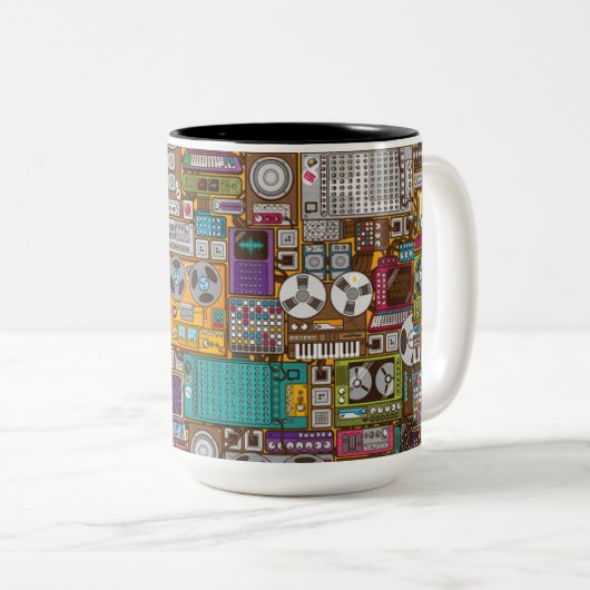 Retro Devices Recording Studio-Mok Tweekleurige Koffiemok (Voorkant rechts)
