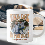 Retro Deze vader is de geitenfoto Mok<br><div class="desc">Retro geit mok voor vader met aangepaste foto. Uw foto wordt weergegeven in een golvende rand sticker vorm en omlijst met "vader is de geit". geletterd in retro typografie en versierd met liefdesharten. Personaliseer met de naam (namen) van het kind of de kinderen of elke tekst die u wilt. Gebruik...</div>