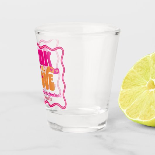 Retro Drink in Liefde Bachelorette Weekend Shot Glas (Rechts)