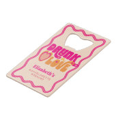 Retro Drunk in Love Bachelorette-weekend Creditkaart Flessenopener (Achterkant Gekanteld)