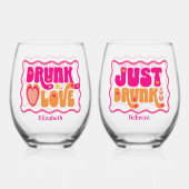 Retro Drunk in Love Bachelorette-weekend Wijnglas Zonder Voet (Achterkant)