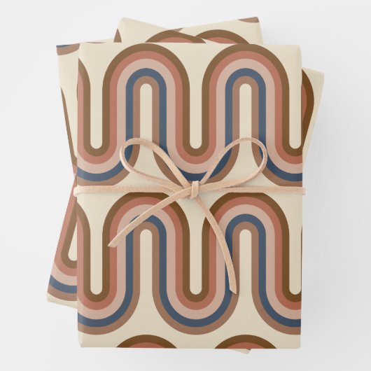 Retro Earthy Wavy Lines in Brown Inpakpapier Vel (In situ)