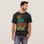 Retro Eat Sleep Water Ski Herhaal Jet Skier Boat W T-shirt (Voorkant volledig)
