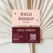 Retro Elegante Blush & Burgundy QR-code Visitekaartje