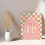 Retro en Groovy Vintage Trouwtafel Nummers<br><div class="desc">Dit gedurfde trouwtafelnummerbord omarmt een groovy jaren '70-thema, met levendige bloemen en een koraalroze retro geruit patroon. Ideaal voor koppels die houden van charme met een moderne twist. Ideaal voor retro-geïnspireerde, boho- of zomerbruiloften, deze uitnodiging vangt een leuke en vrijgevochten esthetiek. Ontdek bijpassende items in onze trouwsuite om de look...</div>