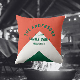 Retro Familie Cabin Gepersonaliseerde Naam Rood Gr Kussen