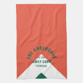 Retro Familie Cabin Gepersonaliseerde Naam Rood Gr Theedoek (Verticaal)