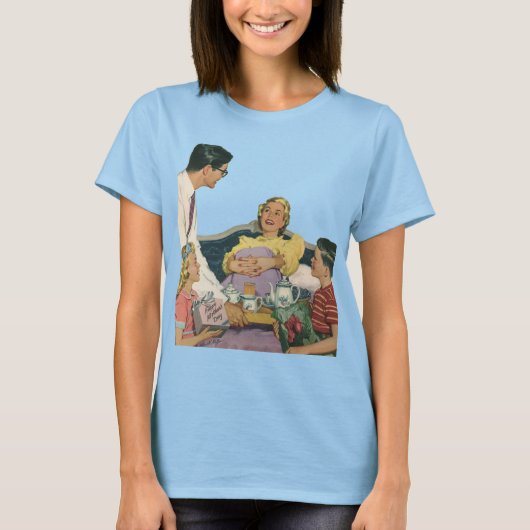 Retro familie serveert mama ontbijt op bed t-shirt (Voorkant)