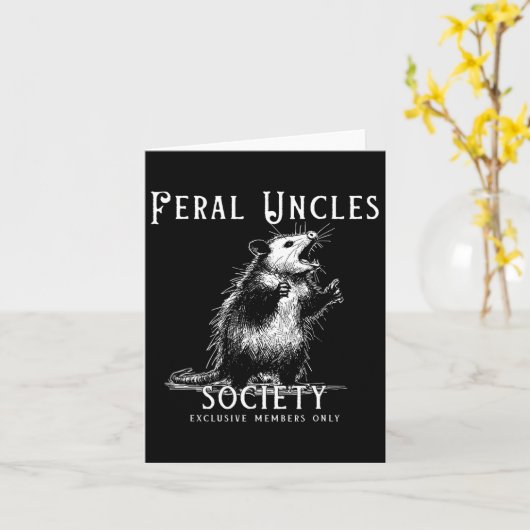 Retro Feral Uncle Society Funny Opossum houdt van Kaart (Gele Bloem)