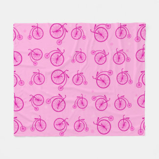 Retro Fietspatroon op Roze Achtergrond Fleece Deken