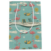 Retro Flamingo Poolside Summer Pattern (5) Medium Cadeauzakje (Voorkant)