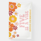 Retro Floral Five is een Vibe 5th Birthday Banner (Verticaal)