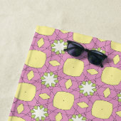 Retro floral geometric patterned strandlaken (In situ)