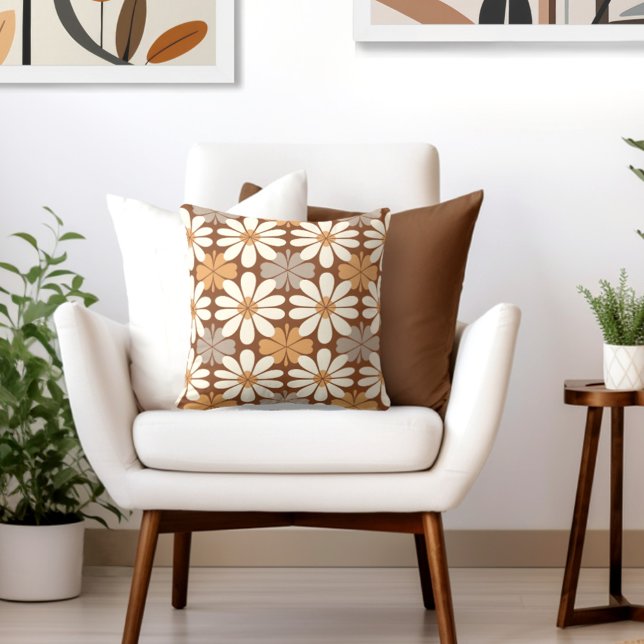 Retro Floral Kussen (Complete your elegant retro look with an exclusive Wild on Flowers Throw PIllow.)