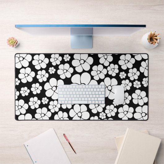 Retro Flower Pattern in White op Black Bureaumat (Kantoor 1)