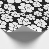 Retro Flower Pattern in White op Black Cadeaupapier (Hoek)