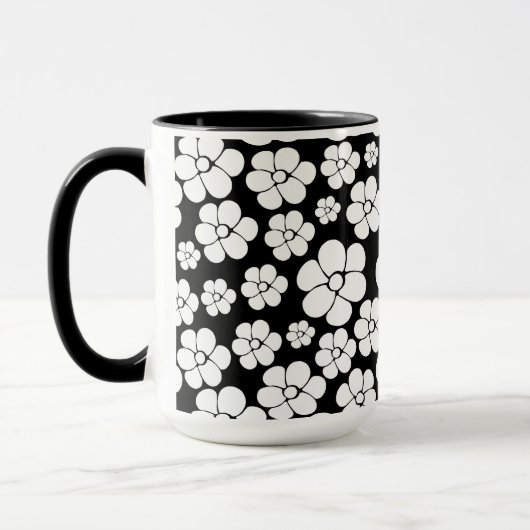Retro Flower Pattern in White op Black Mok (Links)
