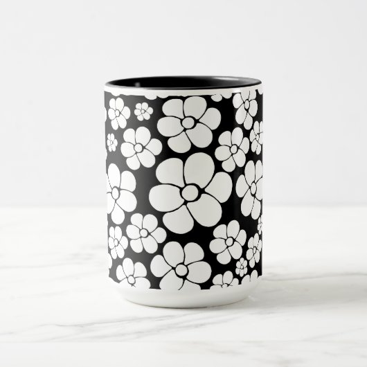 Retro Flower Pattern in White op Black Mok (Midden)
