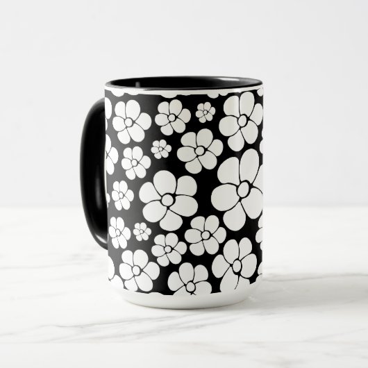 Retro Flower Pattern in White op Black Mok (Voorkant links)