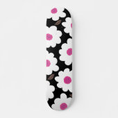 Retro Flower Pattern in White op Black Persoonlijk Skateboard (Voorkant)