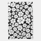 Retro Flower Pattern in White op Black Theedoek (Verticaal)