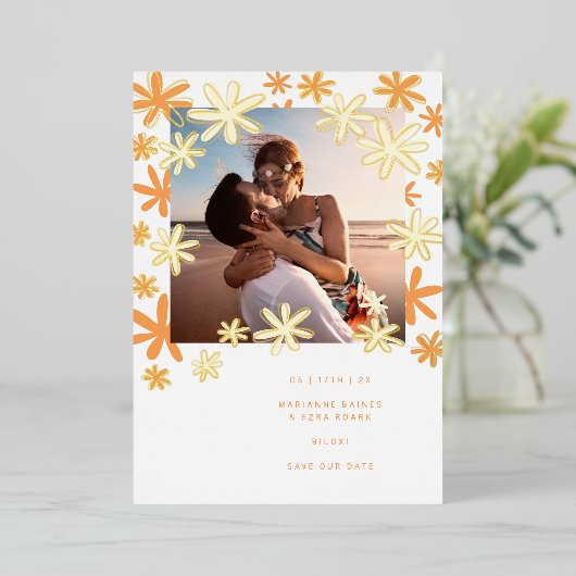 RETRO FLOWERS BEWAAR DE DATUM FOLIE UITNODIGING (Staand Voorkant)