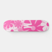 Retro Flowers Roze Patroon met Initiaal Persoonlijk Skateboard (Horizontaal)