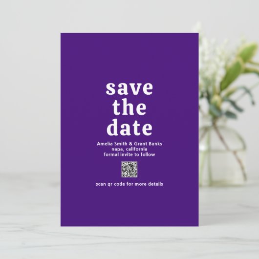 Retro Font Paarse QR Code Modern Wedding Save The Date (Staand voorkant)