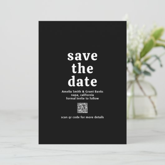 Retro Font Zwart QR Code Modern Wedding Save The Date (Staand voorkant)