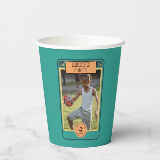 Retro Football Kaart geïnspireerd Boy Party Papieren Bekers (Achterkant)