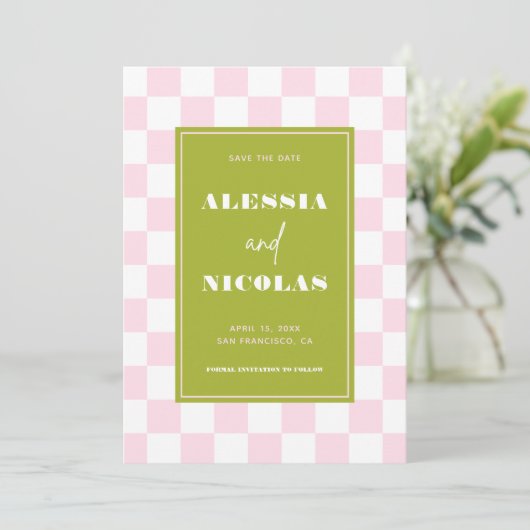 Retro Fun Pink & Green Checkerboard Check Wedding Save The Date (Staand voorkant)
