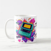 Retro Gamer Mok – 90s Neon Arcade Coffee Cup (Links)