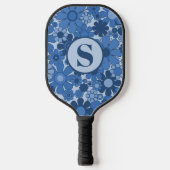 Retro Garden Flowers Blue Pattern met Initiaal Pickleball Paddle (Voorkant)