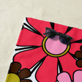 Retro Garden Flowers Groovy 60s 70s Floral Pattern Strandlaken (In situ)