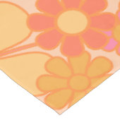 Retro Garden Flowers Groovy Floral Pink Yellow Tafelkleed (Gekanteld)