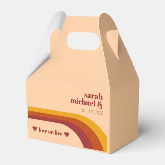 Retro gebogen boog streep liefde op vuur bruiloft bedankdoosjes (Voorkant Zijde)