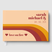 Retro gebogen streep liefde op vuur bruiloft gunst gastenboek (Voorkant)