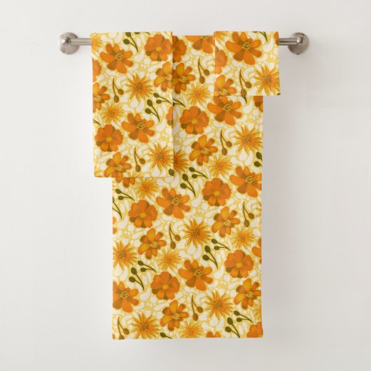 Retro Geel en Sinaasappel Bloemen met 70s Vibes Bad Handdoek (Insitu)