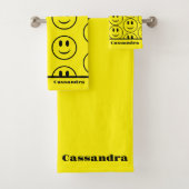 Retro Geel Gelukkig Glimlachend Gezicht Bad Handdoek (Insitu)