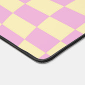 Retro geel roze geruit geruit geruit bureaumat (Hoek)