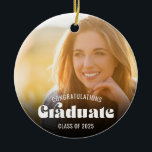 Retro Gefeliciteerd Afstuderen Klasse van 2025 Fot Keramisch Ornament<br><div class="desc">Deze kerstversiering met afstuderen biedt een foto-lijst aan de voor- en achterkant voor uw favoriete foto's. Pas dit ornament aan met de naam,  het jaar en de school van de afstuderen. Het woord afstuderen verschijnt in een leuke retro stijltekst.</div>