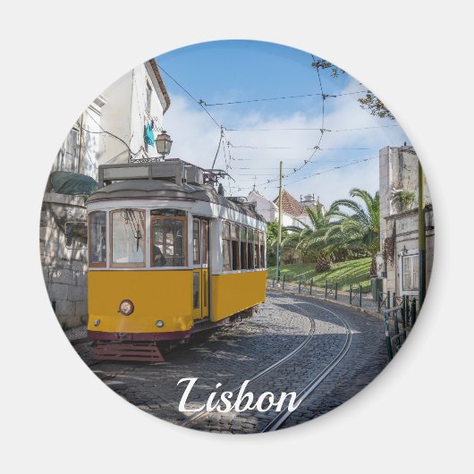 Retro gele tram op straat in Lissabon, Portugal Magneet (Voorkant)