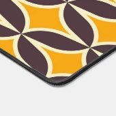 Retro geometric pattern yellow and brown leaf bureaumat (Hoek)