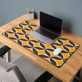 Retro geometric pattern yellow and brown leaf bureaumat