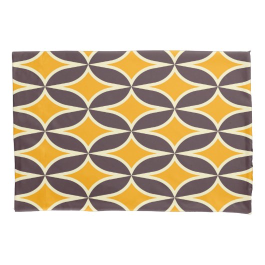 Retro geometric pattern yellow and brown leaf kussensloop (Voorkant-Links)