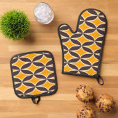 Retro geometric pattern yellow and brown leaf ovenwant & pannenlap set (Top down)