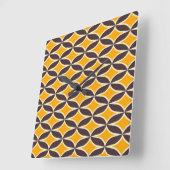 Retro geometric pattern yellow and brown leaf vierkante klok (Hoek)