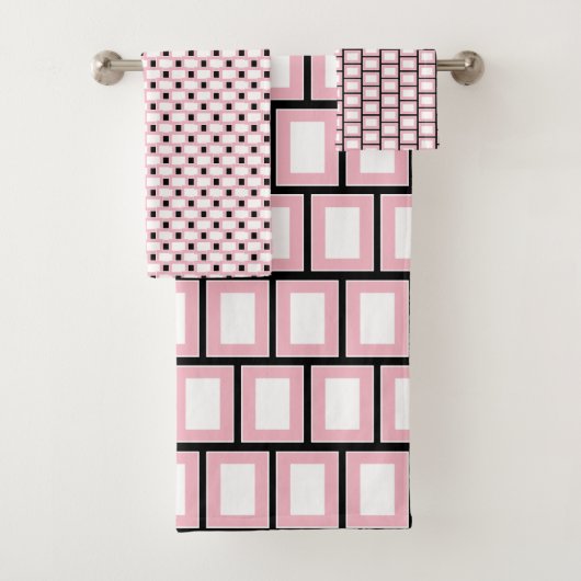 Retro Geometric Square Tiled Pink White Pattern Bad Handdoek (Insitu)