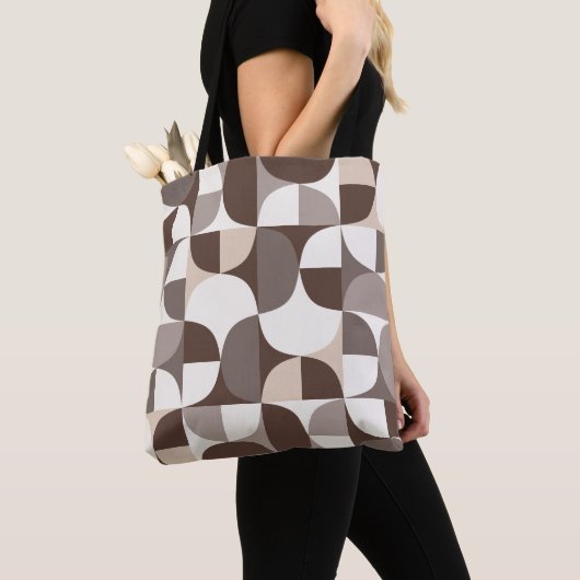 Retro geometrisch curvepatroon - Terra Brown Tote Bag (Dichtbij)