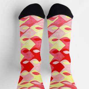 Retro geometrisch diamantpatroon rood, roze en gee sokken